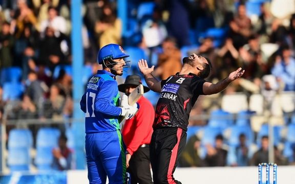 کریکت ٢٠ آوره جام قوشتپه؛ تیم مس عینک با تفاوت یازده دوش، تیم آمو را مغلوب کرد