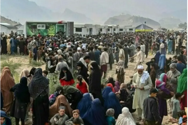 Pakistan Extends Deportation Deadline For Afghan Immigrant Waiting For Evacuation