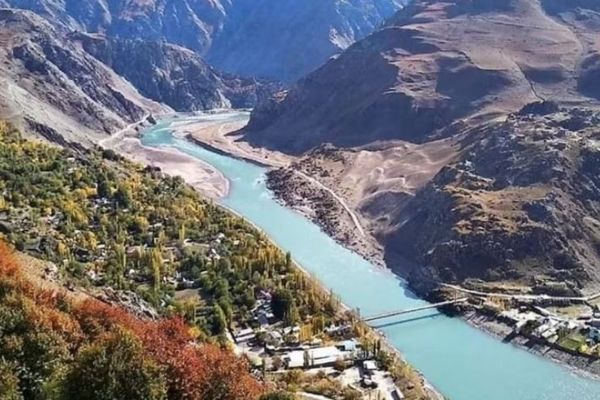 چین په تاجکستان کې له خپلو وګړو غوښتي چې له افغان- تاجک پولې ووځي