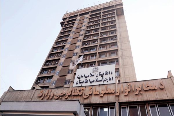 طالبان میگوید در افغانستان ۲۶ میلیون سیمکارت فعال وجود دارد