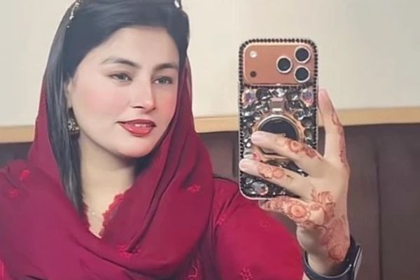 په اسلام اباد کې یو تن خپله ټیکټاکره مېرمن په ډزو وژلې ده