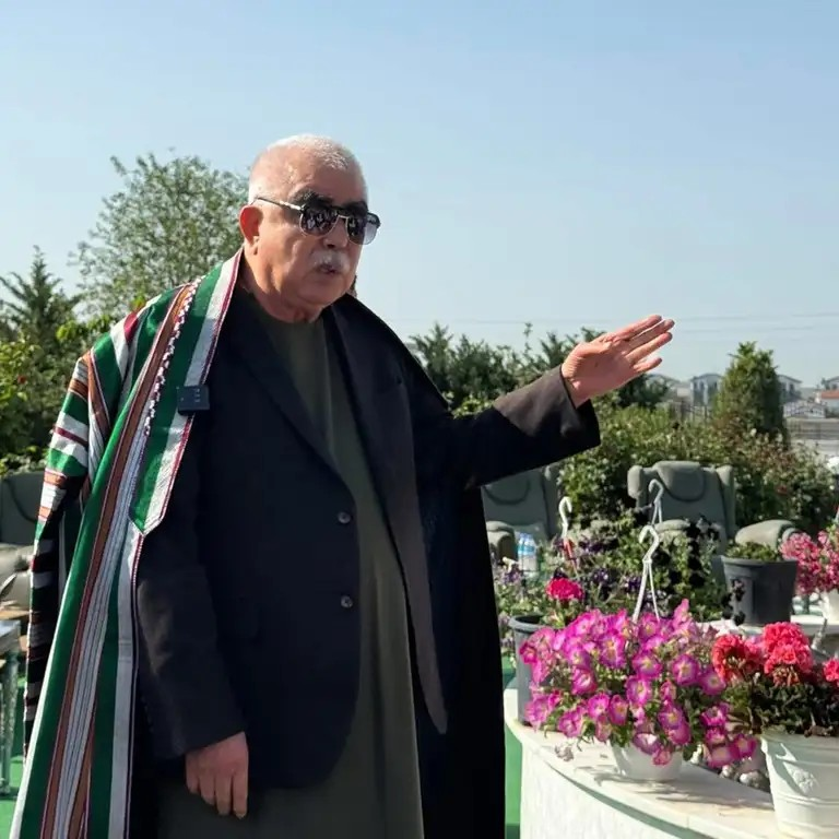 دوستم يدعو المجتمع الدولي إلى إجبار طالبان على "حوار وطني"