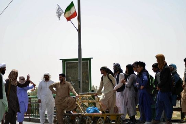 منظمات: الأفغان في إيران يواجهون أكبر عملية ترحيل في التاريخ المعاصر