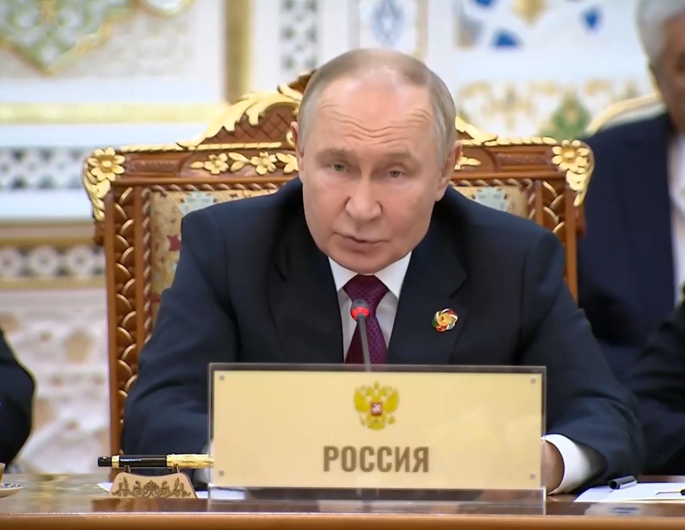 ولادیمیر پوتین: ترهګرې ډلې د ورانکاریو لپاره لا هم د افغانستان خاوره کاروي