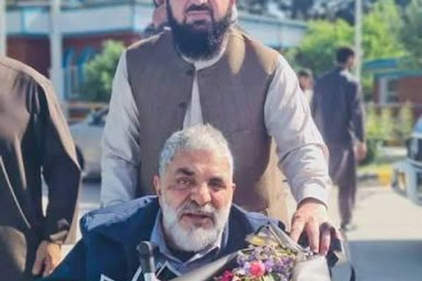 افغان لیکوال حبیبالله رفیع له څو کلونو جلاوطنۍ وروسته افغانستان ته ستون شوی