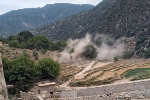 Local Residents Report Heavy Pakistani Strikes On Khas Kunar District
