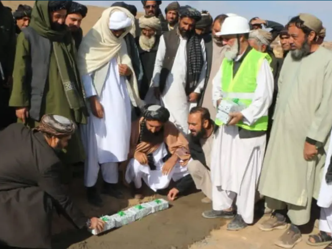 طالبان: د هرات رباط سنګي ولسوالۍ زلزله ځپلو ته ۷۳۰ کورونه جوړویږي