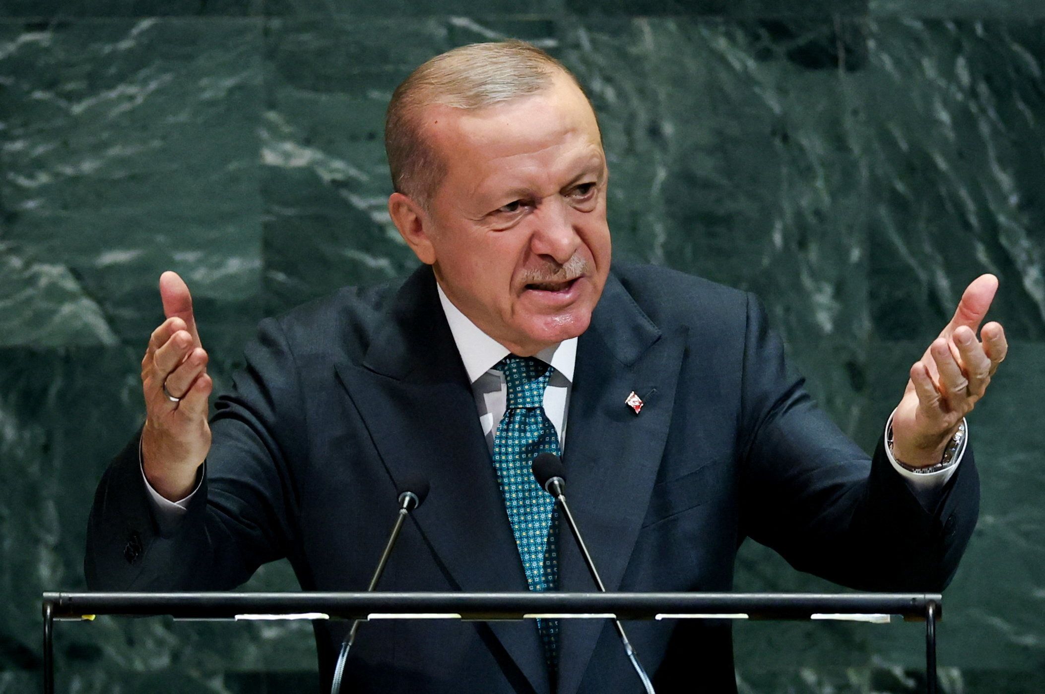 أردوغان يطالب طالبان بتبني نهج سياسي شامل