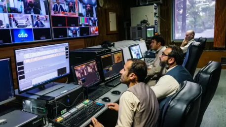 سرچینې: طالبانو د ننګرهار ملي ټلویزیون کارکونکي ګواښلي چې ځانونه په «شریعت» برابر کړي