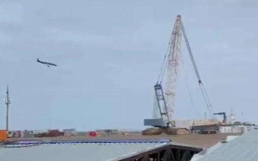 یک هواپیمای مسافربری آذربایجان در قزاقستان سقوط کرد