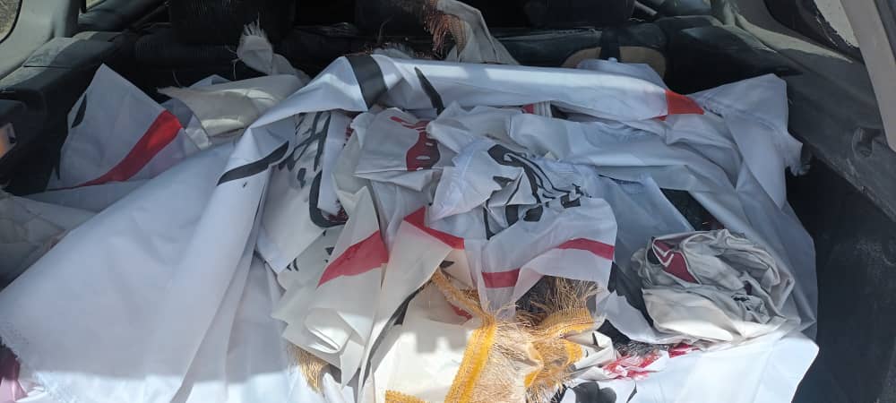 د طالبانو مشر د هغو سپينو بیرغونو د ټولولو غوښتنه کړې، چې د تورې سمبول لري