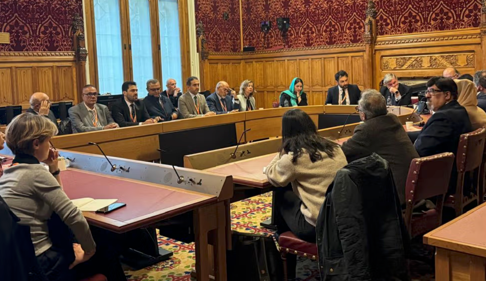 د طالبانو مخالفینو د برېټانیا پارلمان کې د افغانستان د راتلونکې په اړه خبرې وکړې