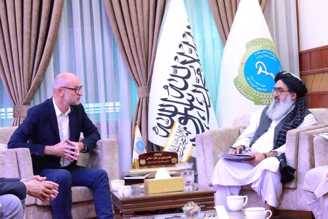 د طالبانو روغتیا وزیر د بې پولې ډاکټرانو له مشر سره د روغتیایي مرکزونو پر پراختیا خبرې کړې