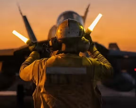سنټکام: امریکا د پنځمې پرله‌پسې شپې لپاره پر ایران د نوو بریدونو څپه پیل کړه