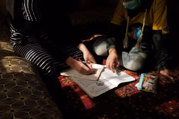 گزارش اسوشیتدپرس از خودکشی دختر ۱۶ ساله افغان که میگفت «دختر بودن بیش از حد دشوار است»