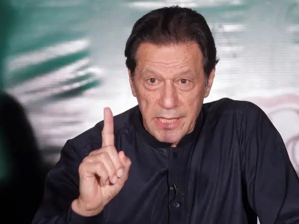 عمران خان می‌گوید حکومت شهباز شریف بیش از پنج ماه عمر نخواهد کرد