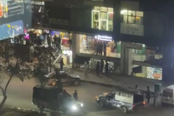 د بشري حقونو څار بنسټ: په پاکستان کې افغان کورنۍ په دوامداره وېره کې شپې او ورځې تېروي