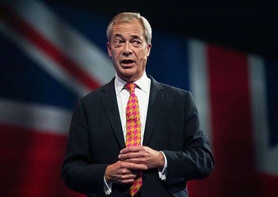 نایجل فراج: واک ته د رسېدو په صورت کې ان افغان پناه‌غوښتونکې ښځې هم شړو