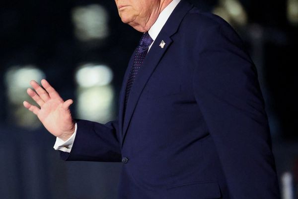 ترامب: إذا قامت إيران بزرع ألغام في مضيق هرمز فستكون عواقبها العسكرية غير مسبوقة