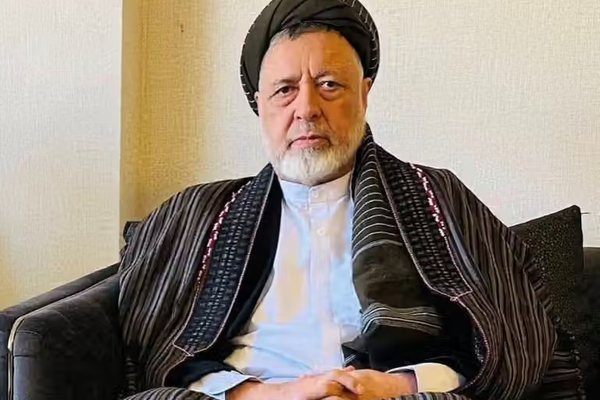 محمد محقق يصف الإجراءات الأخيرة ضد الشيعة بأنها مؤشر على زوال طالبان