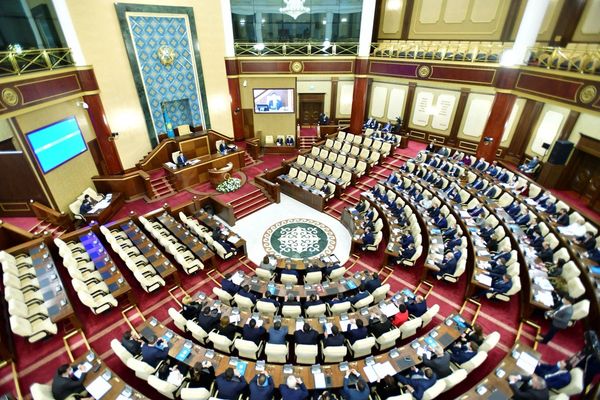د قرغزستان د وزیرانو شورا د افغانستان د پامیر قرغز توکمو کډوالو د ملاتړ پروګرام تصویب کړ