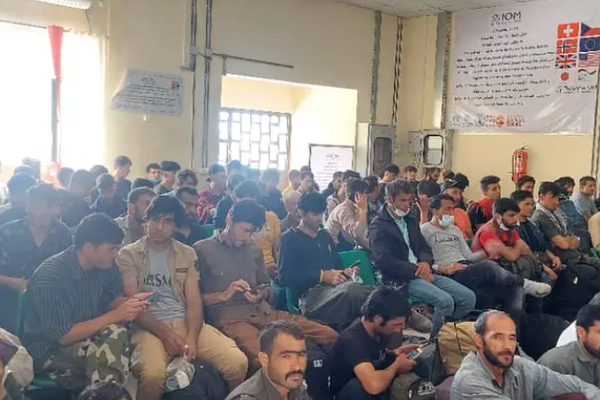 Taliban Announces Return of Over 4000 Afghan Refugees From Iran