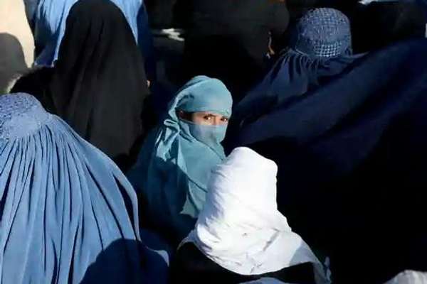 اروپايي ټولنه: طالبان دې د نجونو پر زدهکړو بندیز او د ښځو پر حقونو محدودیتونه لغوه کړي