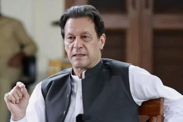 عمران خان د افغان کډوالو د اېستلو په تړاو د پاکستان پر پرېکړې نیوکه وکړه