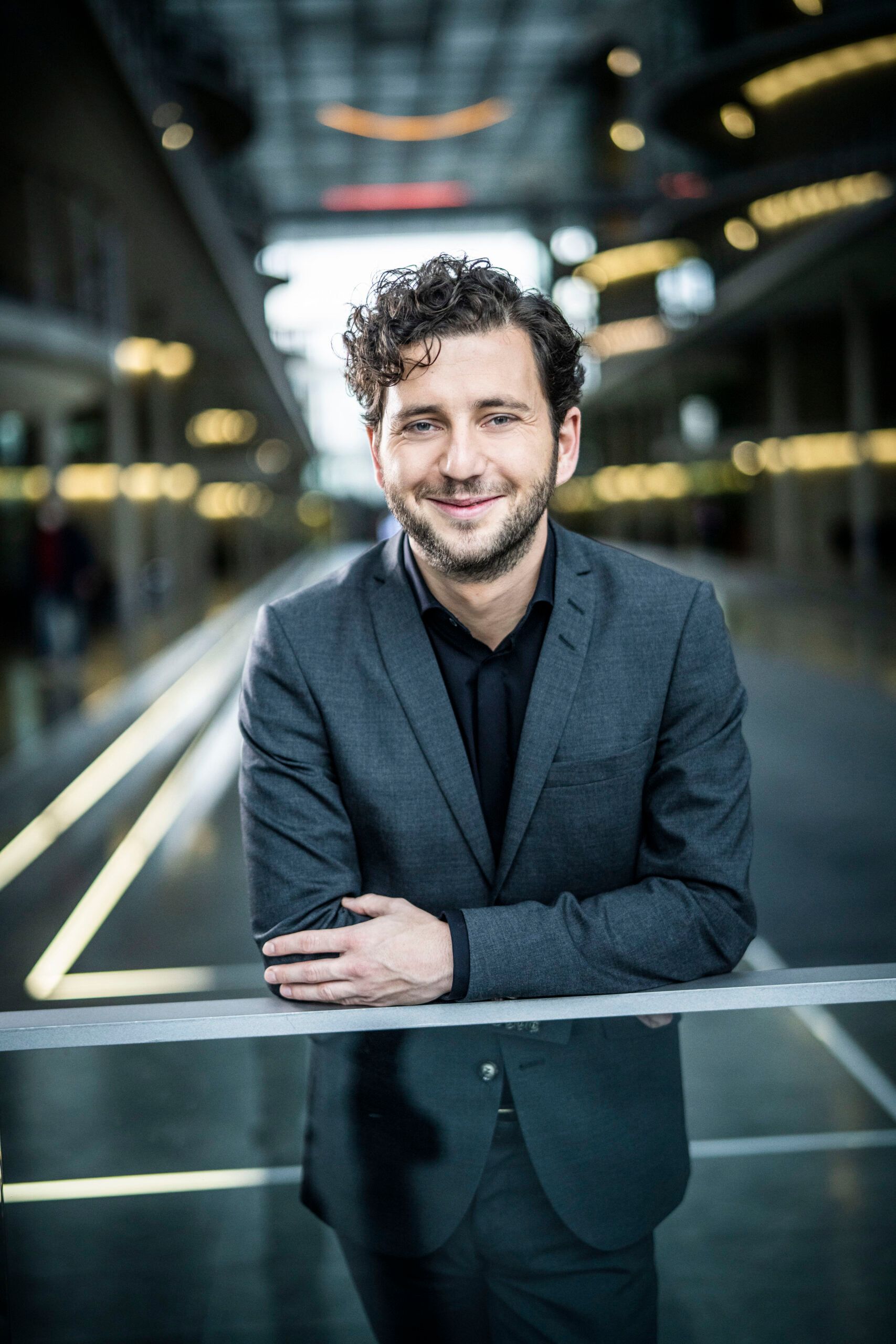 د جرمني د زرغون ګوند مشر: طالبان ښايي اخراج شوي افغانان وروزي او بېرته یې اروپا ته واستوي