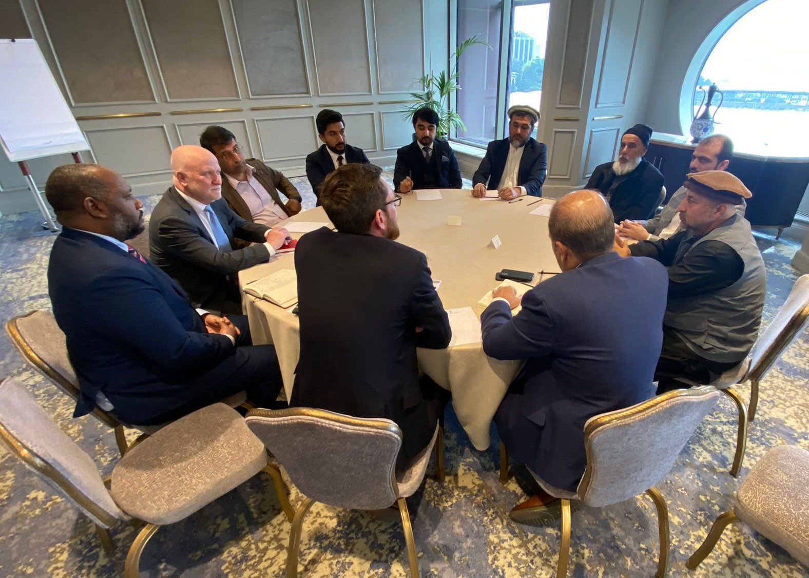 دیدار تام وست با برخی از چهره‌های سیاسی مخالف طالبان