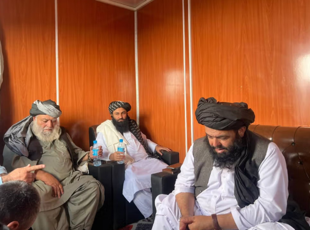 وزير المعادن في طالبان ينجو من الموت بعد سقوط مروحيته