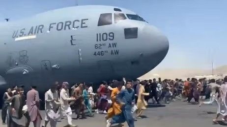 روایت خانوادهها از مرگ عزیزانشان که در روز سقوط افغانستان از هواپیما افتادند