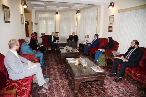 حامد کرزي د اروپايي ټولنې له استازو د نجونو د تعلیم لپاره د لا ډېرې همکارۍ غوښتنه وکړه