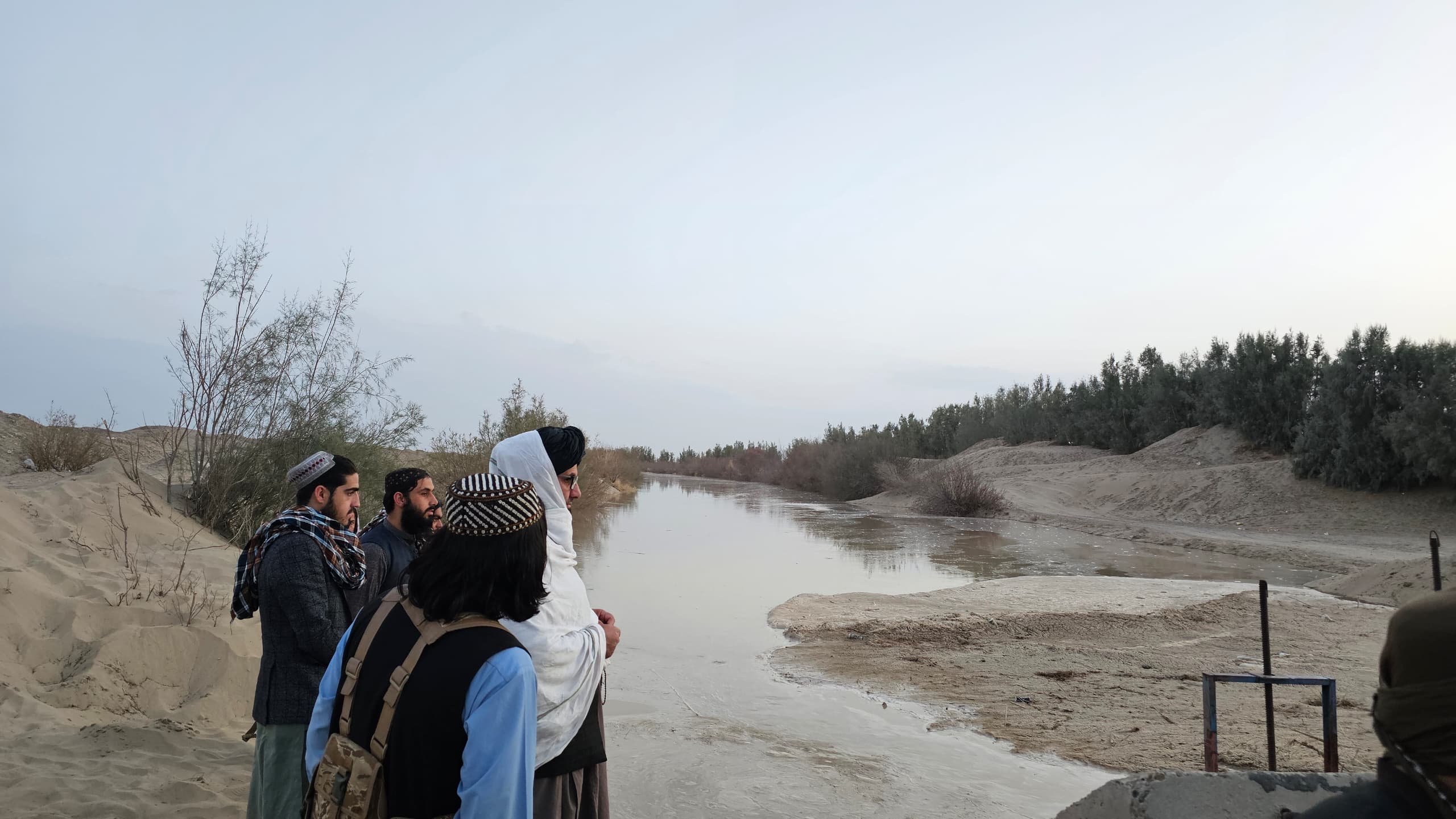 د نیمروز لپاره د طالبانو والي لښکري کانال ګوري