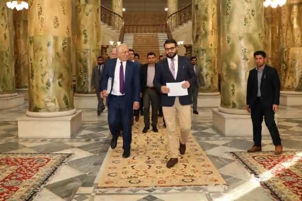 حمدالله محب خلیلزاد د جمهوري نظام د سقوط په تړاو پر «لوی خیانت» تورن کړی