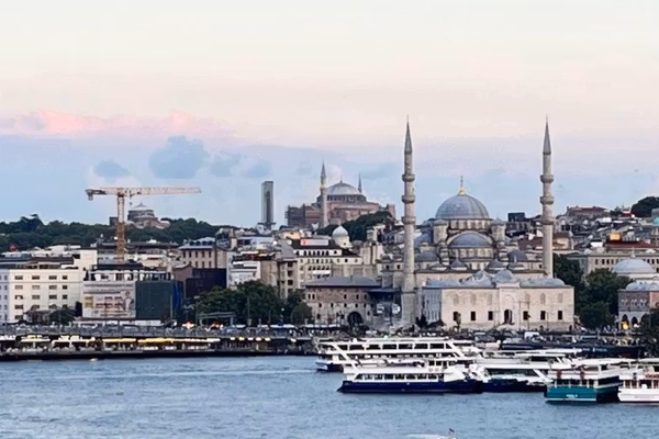 Pakistan, Taliban Blame Each Other For Failed Istanbul Talks