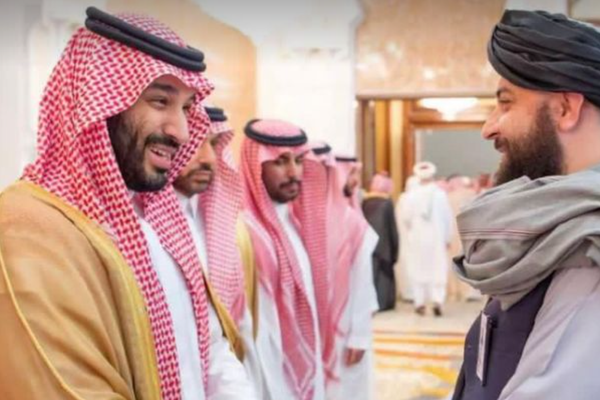 Saudi Crown Prince Holds Annual Meet With Senior Officials on Hajj Trip