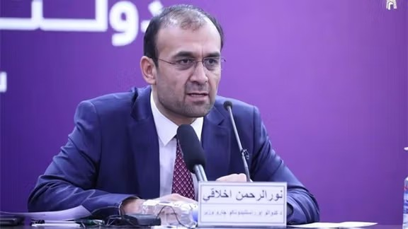 د کډوالو پخوانی وزیر: د سیاست‌والو اختلافونو خلک له سختو زیانونو سره مخ کړي