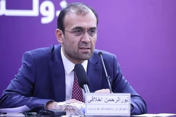 د کډوالو پخوانی وزیر: د سیاستوالو اختلافونو خلک له سختو زیانونو سره مخ کړي