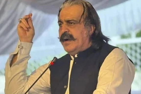 علي امین ګنډاپور: د عمران خان د خوشې کېدو هیڅ نښه نشته