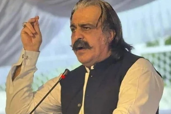 علي امین ګنډاپور: د عمران خان د خوشې کېدو هیڅ نښه نشته