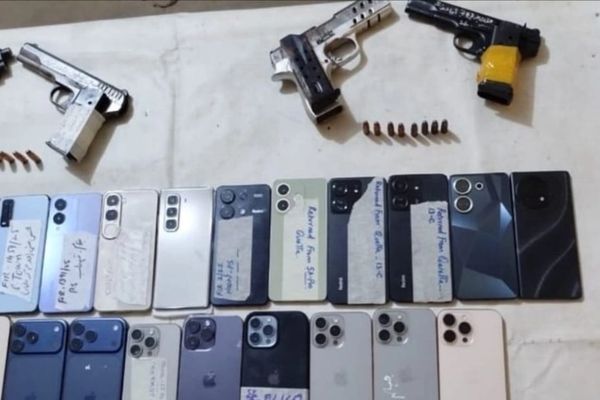 پولیس اسلامآباد ۱۶ نفر را به اتهام سرقت و قاچاق موبایل به افغانستان بازداشت کرد