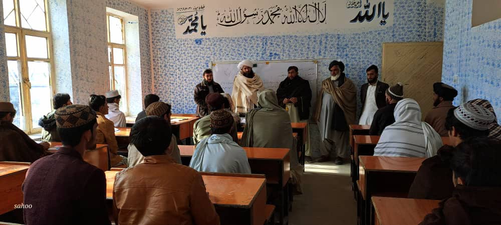 په هلمند کې د طالبانو پوهنې رياست زده‌کوونکو ته امر کړی، چې ځانونه دې په 'شریعت' برابر کړي