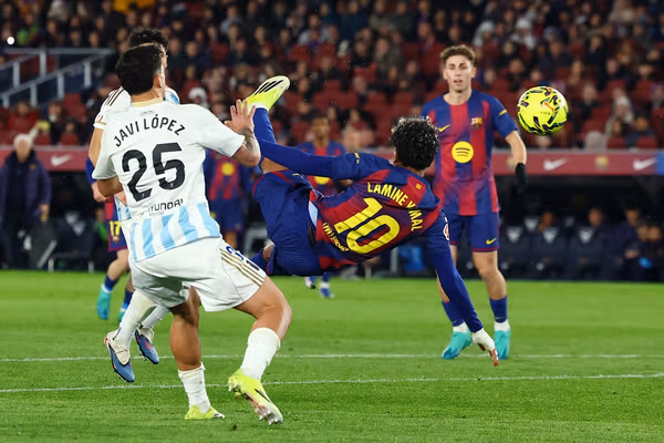 بارسلونا ۳–۰ اوویدو؛ بازگشت آبیاناریها به صدر جدول لالیگا با درخشش لامین یامال