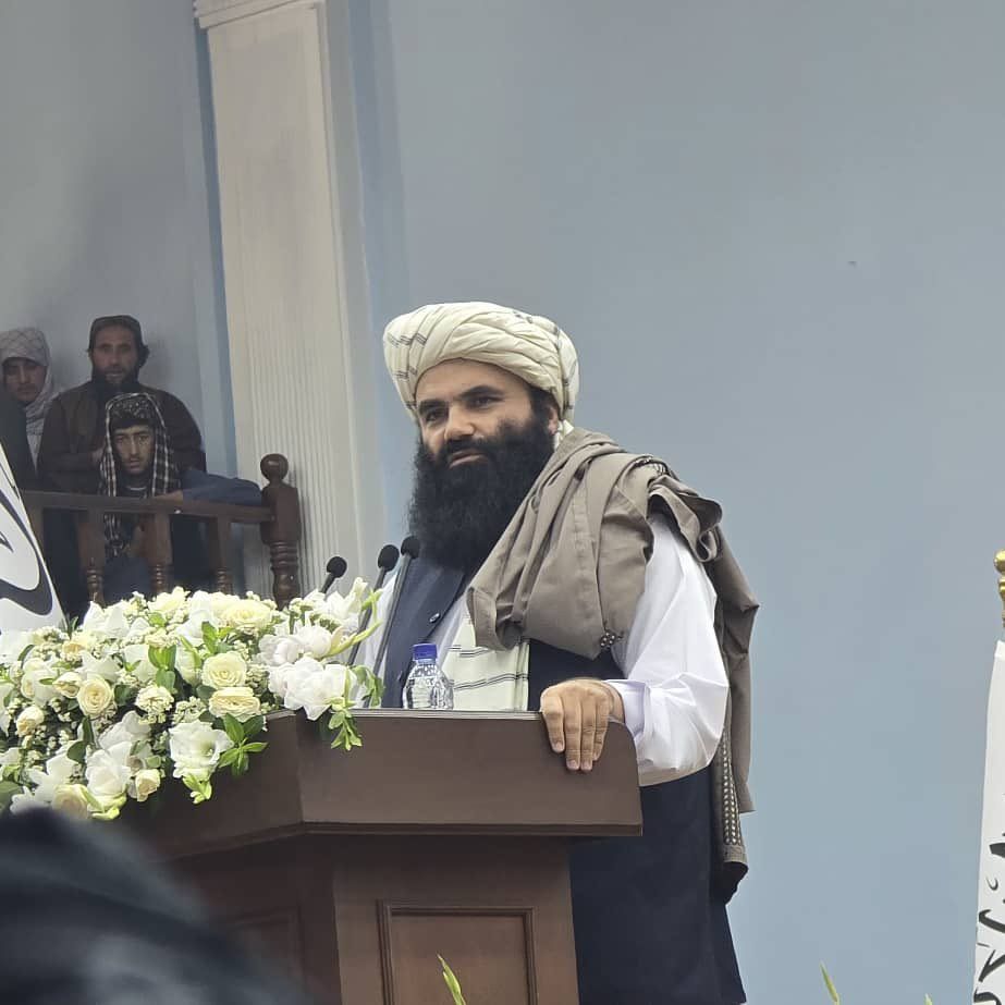 سراج‌الدین حقانی می‌گوید طالبان به تعهدات توافقنامه دوحه پایبند است