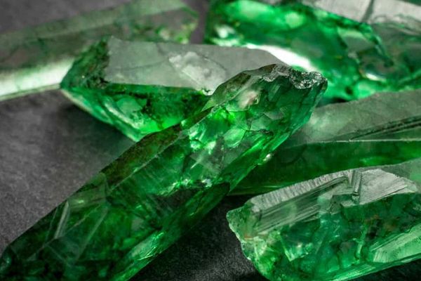 طالبان هزینه مجوز استخراج معادن زمرد پنجشیر را کاهش داد