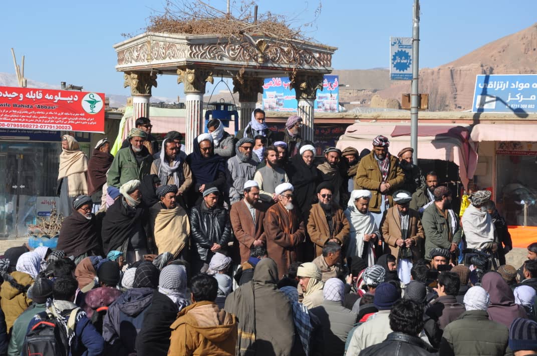 طالبان در بامیان شماری از شهروندان را وادار کرد در حمایت از رهبر این گروه تظاهرات کنند