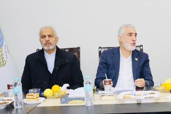 طالبانو او ایراني چارواکو د روغتیايي همکاریو او د درملو د تنظیم په اړه خبرې وکړې