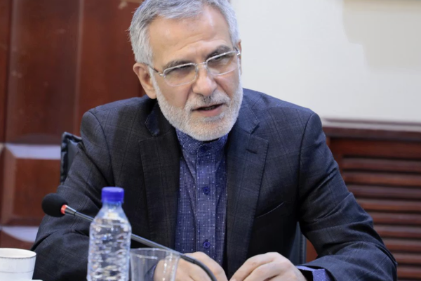 إيران تخصص 200 ألف تأشيرة عمل للاجئين الأفغان