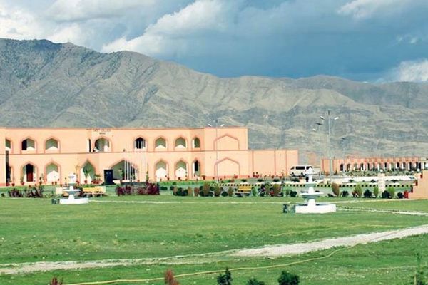 وزیر داخله پاکستان میگوید مهاجمان حمله به دانشکده نظامی با افغانستان در ارتباط بودهاند